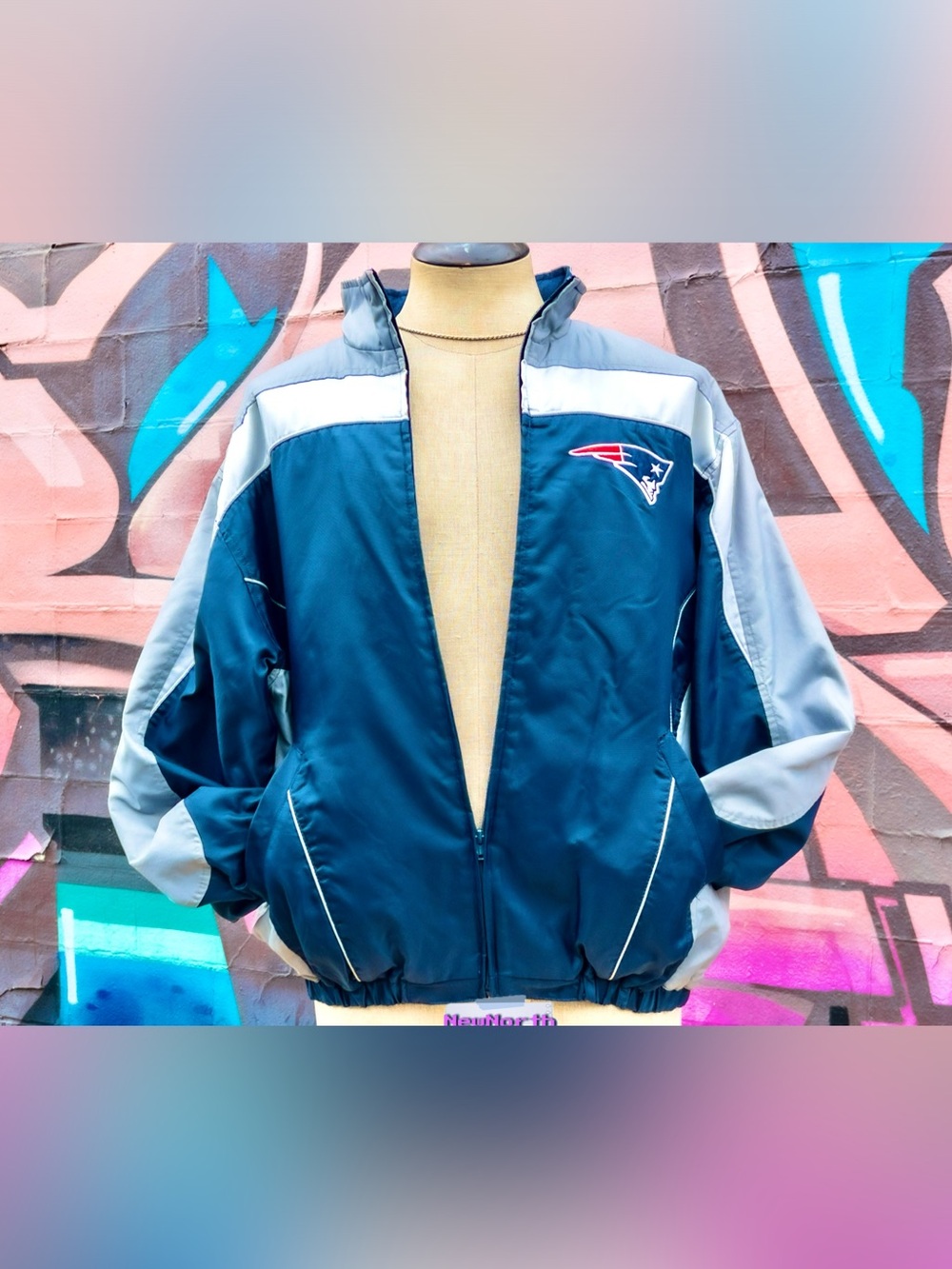 NEW ENGLAND PATRIOTS Vintage Puffer Jacket size Large | Blue/Silver